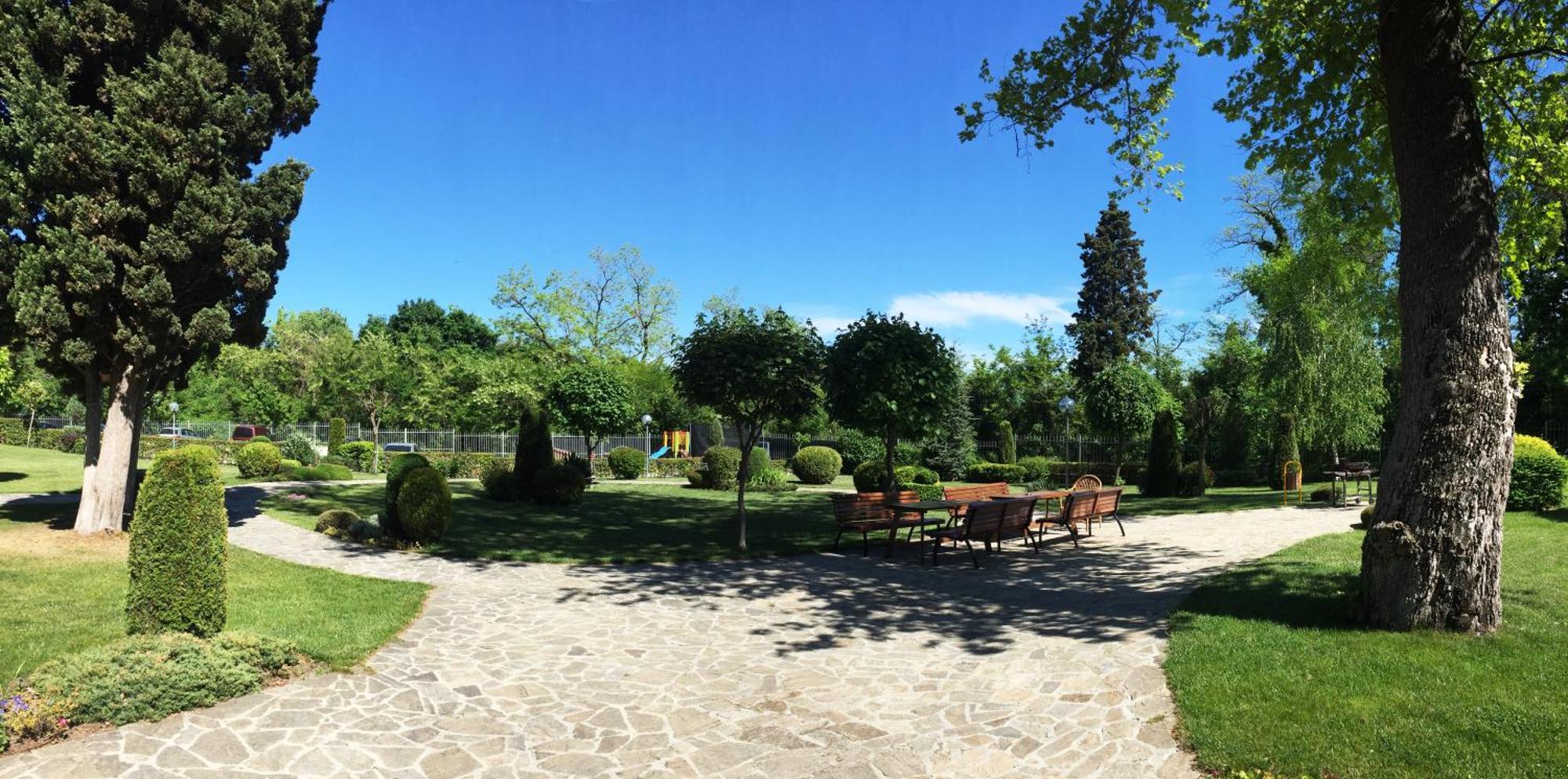 Varna Garden View Apartment Luaran gambar
