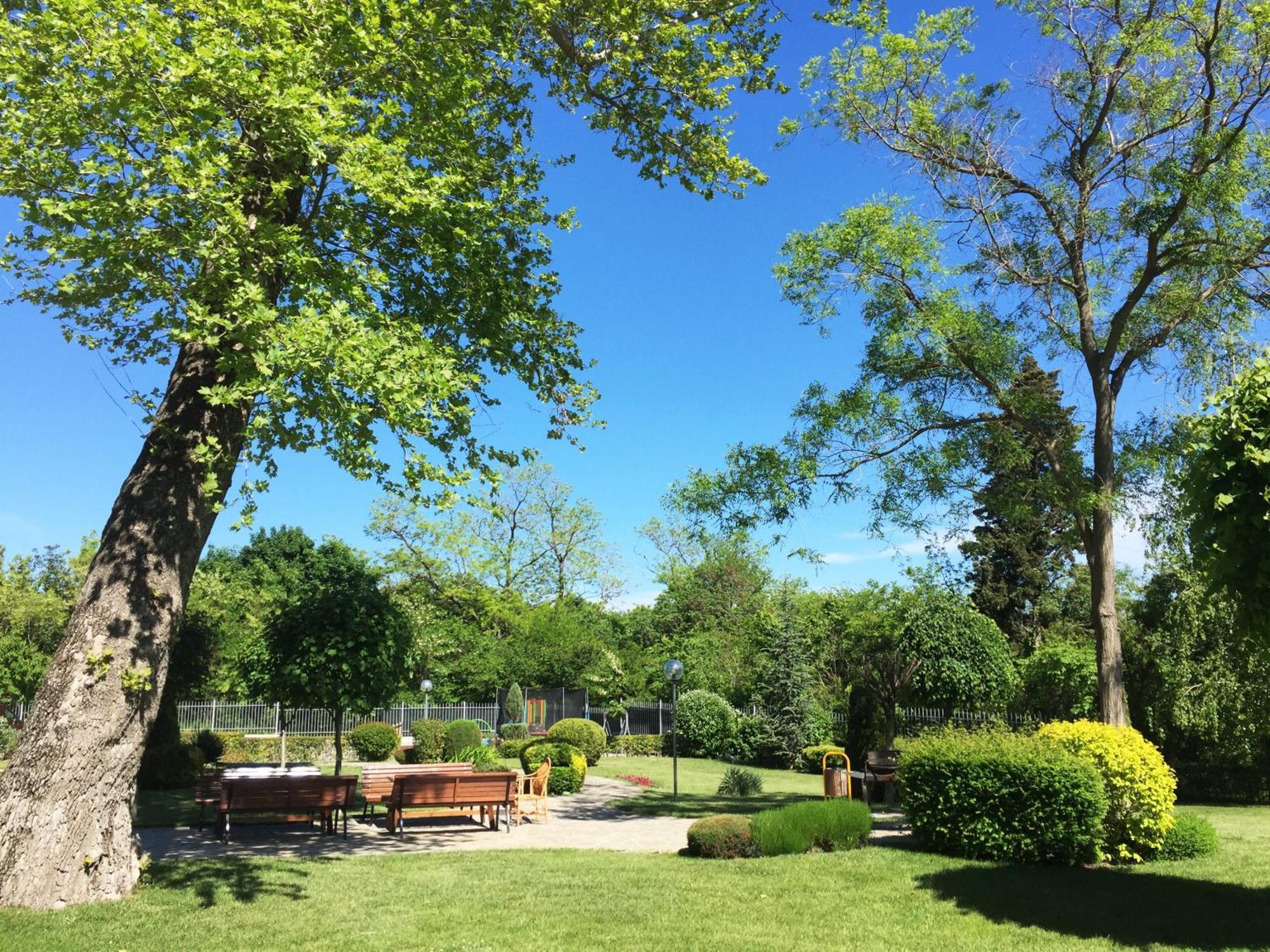 Varna Garden View Apartment Luaran gambar